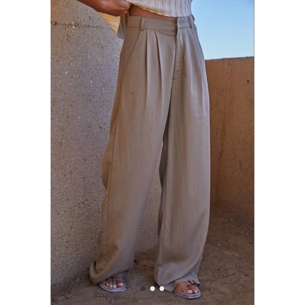 Pleated khaki pants